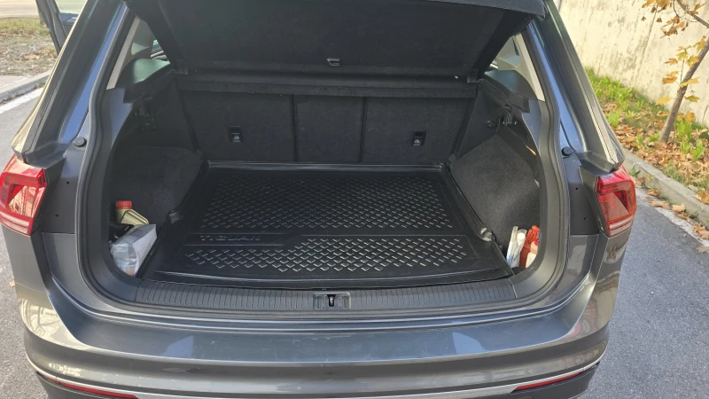 VW Tiguan 4x4 190кс MatrixLED 360камера HIGHLINE Кожен салон, снимка 6 - Автомобили и джипове - 52592866