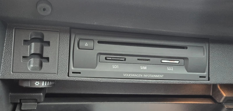 VW Tiguan 4x4 190кс MatrixLED 360камера HIGHLINE Кожен салон, снимка 17 - Автомобили и джипове - 52592866