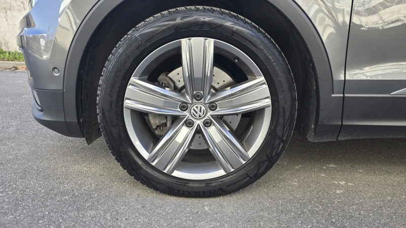 VW Tiguan 4x4 190кс MatrixLED 360камера HIGHLINE Кожен салон, снимка 5 - Автомобили и джипове - 52592866