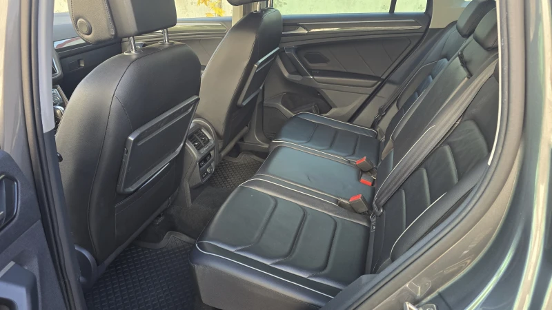 VW Tiguan 4x4 190кс MatrixLED 360камера HIGHLINE Кожен салон, снимка 8 - Автомобили и джипове - 52592866