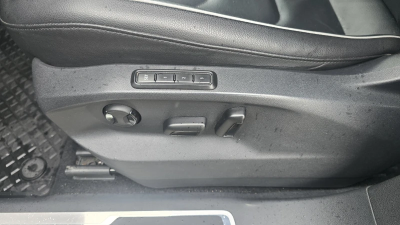 VW Tiguan 4x4 190кс MatrixLED 360камера HIGHLINE Кожен салон, снимка 10 - Автомобили и джипове - 52592866