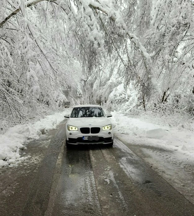 BMW X1 2.0, снимка 1 - Автомобили и джипове - 47504637