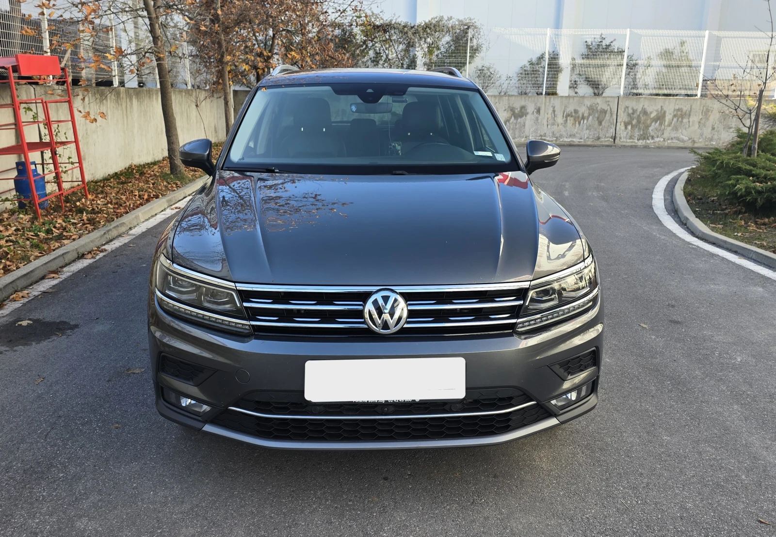 VW Tiguan 4x4 190кс MatrixLED 360камера HIGHLINE Кожен салон, снимка 1