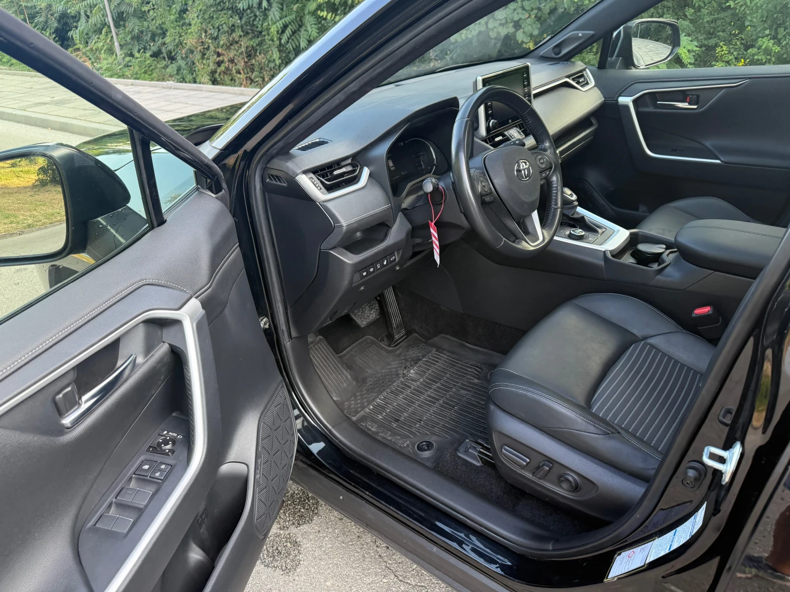 Toyota Rav4 2.5 HSD AWD Premium Black Edition - изображение 5
