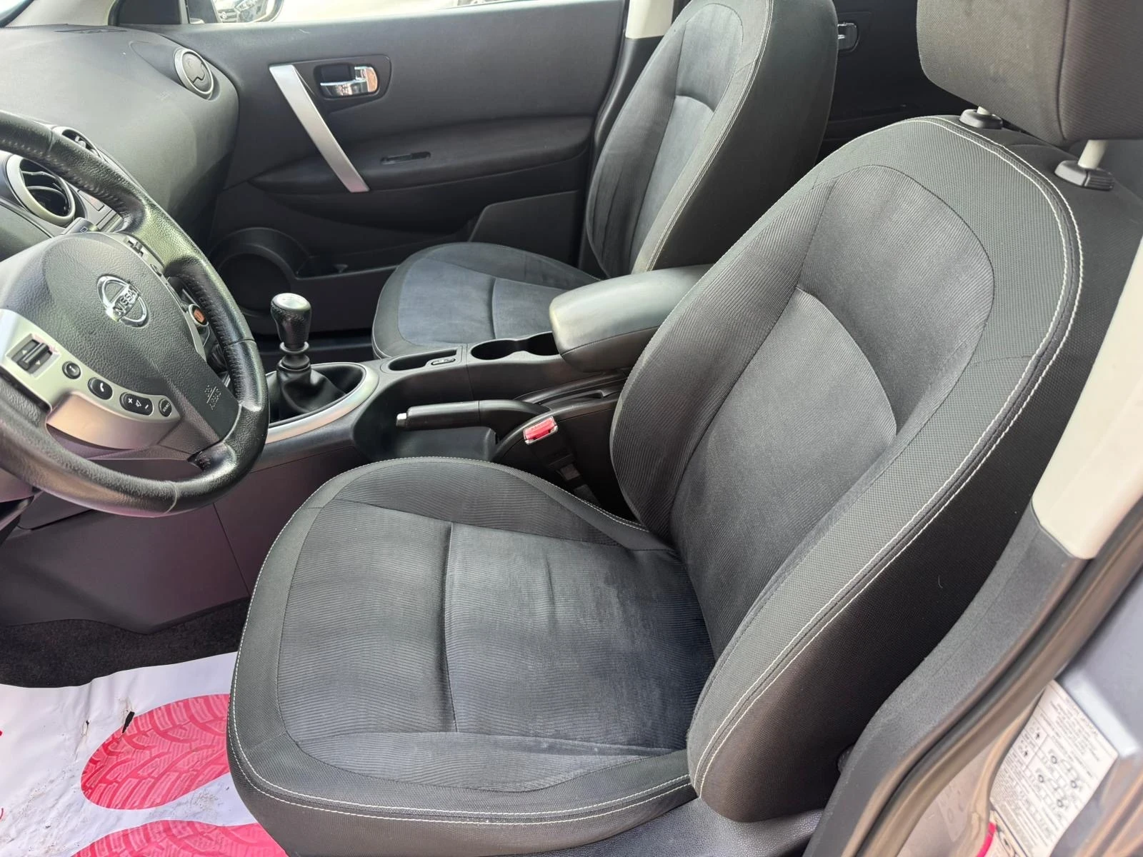 Nissan Qashqai 2, 0 , снимка 12 - Автомобили и джипове - 54008859