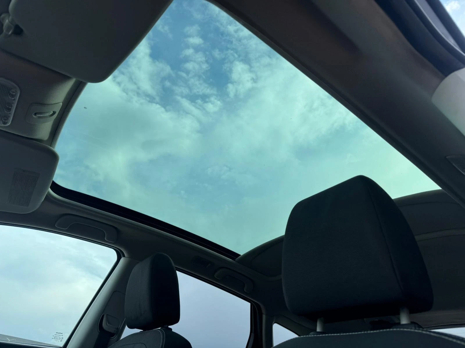 Nissan Qashqai 2, 0 , снимка 11 - Автомобили и джипове - 54008859