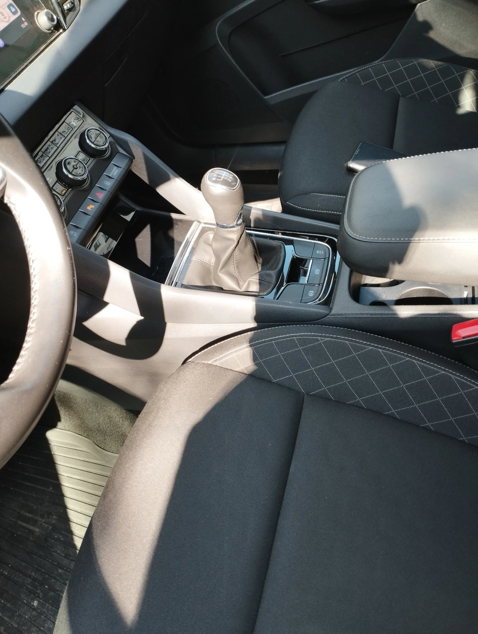 Skoda Karoq В гаранция е, снимка 7 - Автомобили и джипове - 54102057