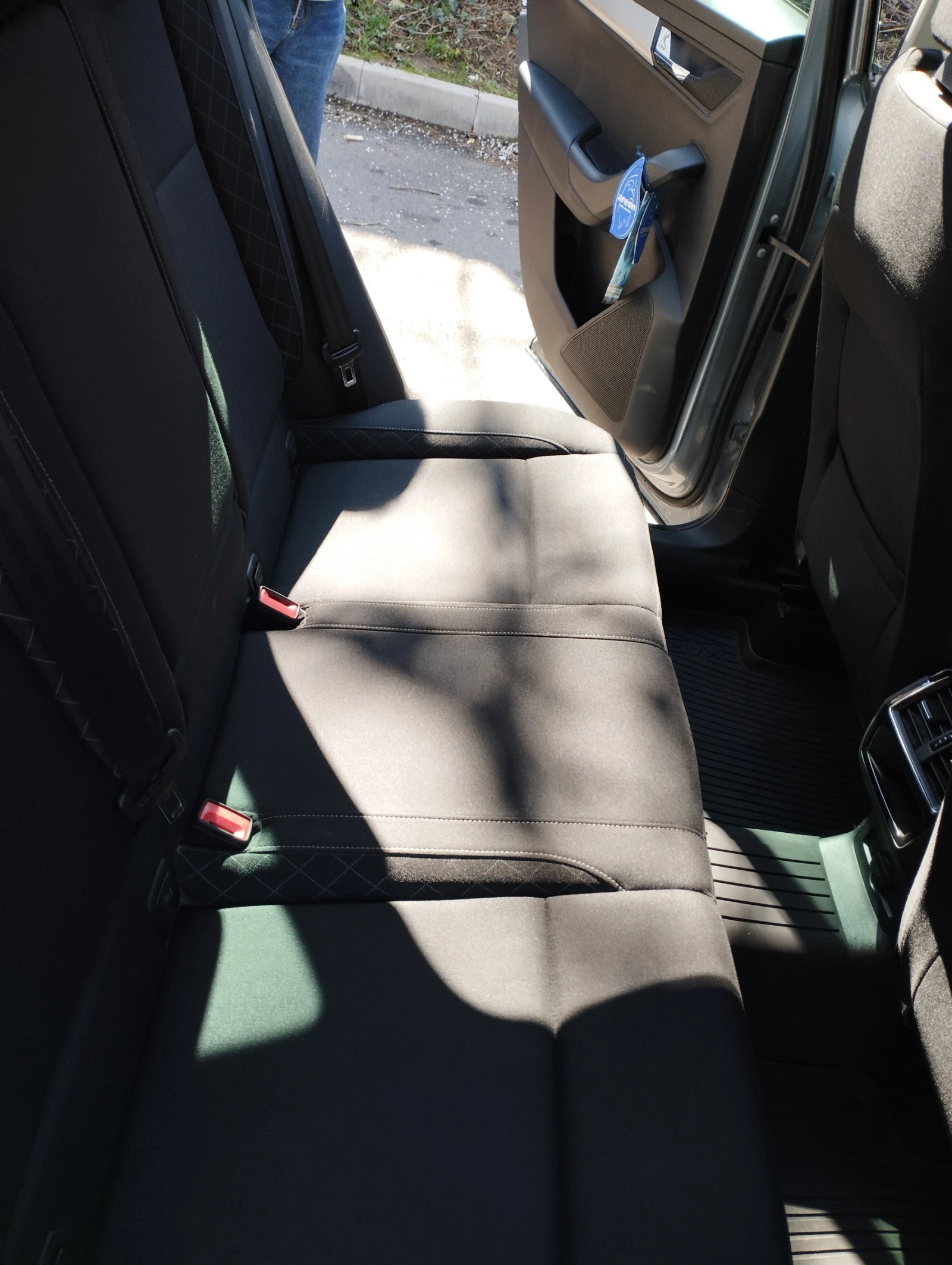 Skoda Karoq В гаранция е, снимка 5 - Автомобили и джипове - 54102057