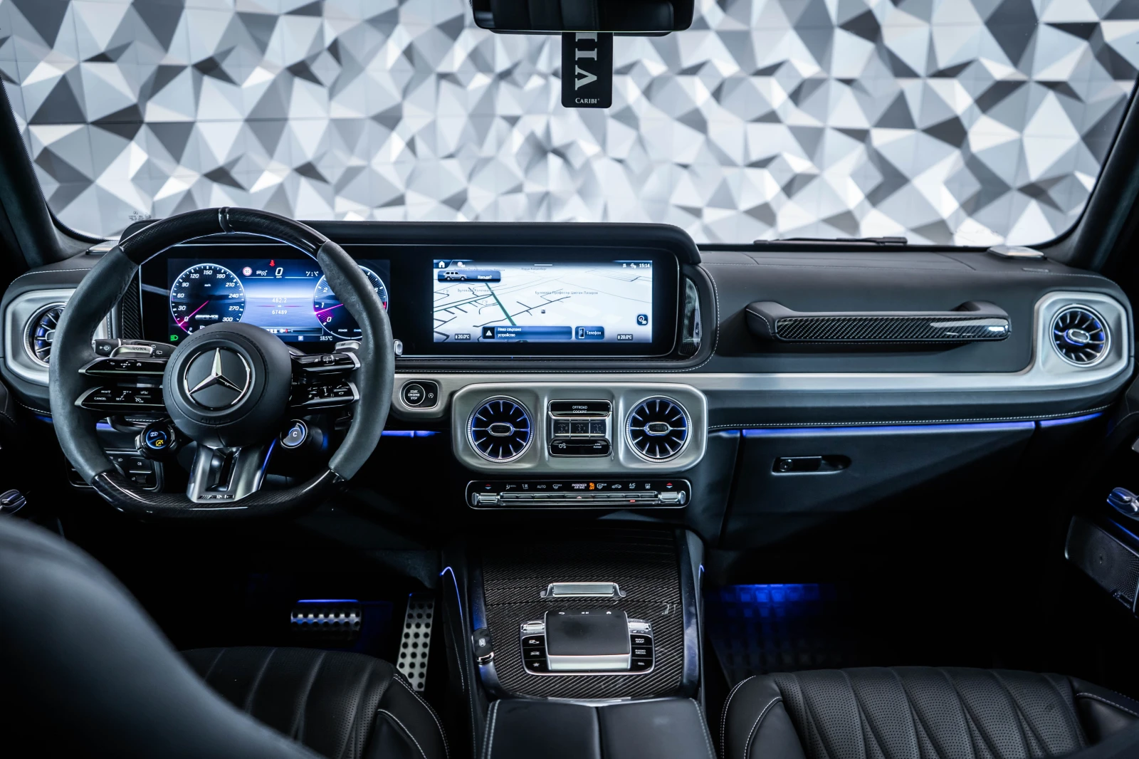 Mercedes-Benz G 63 AMG 4M AMG* Night* Pano* Burm, снимка 11 - Автомобили и джипове - 54520635