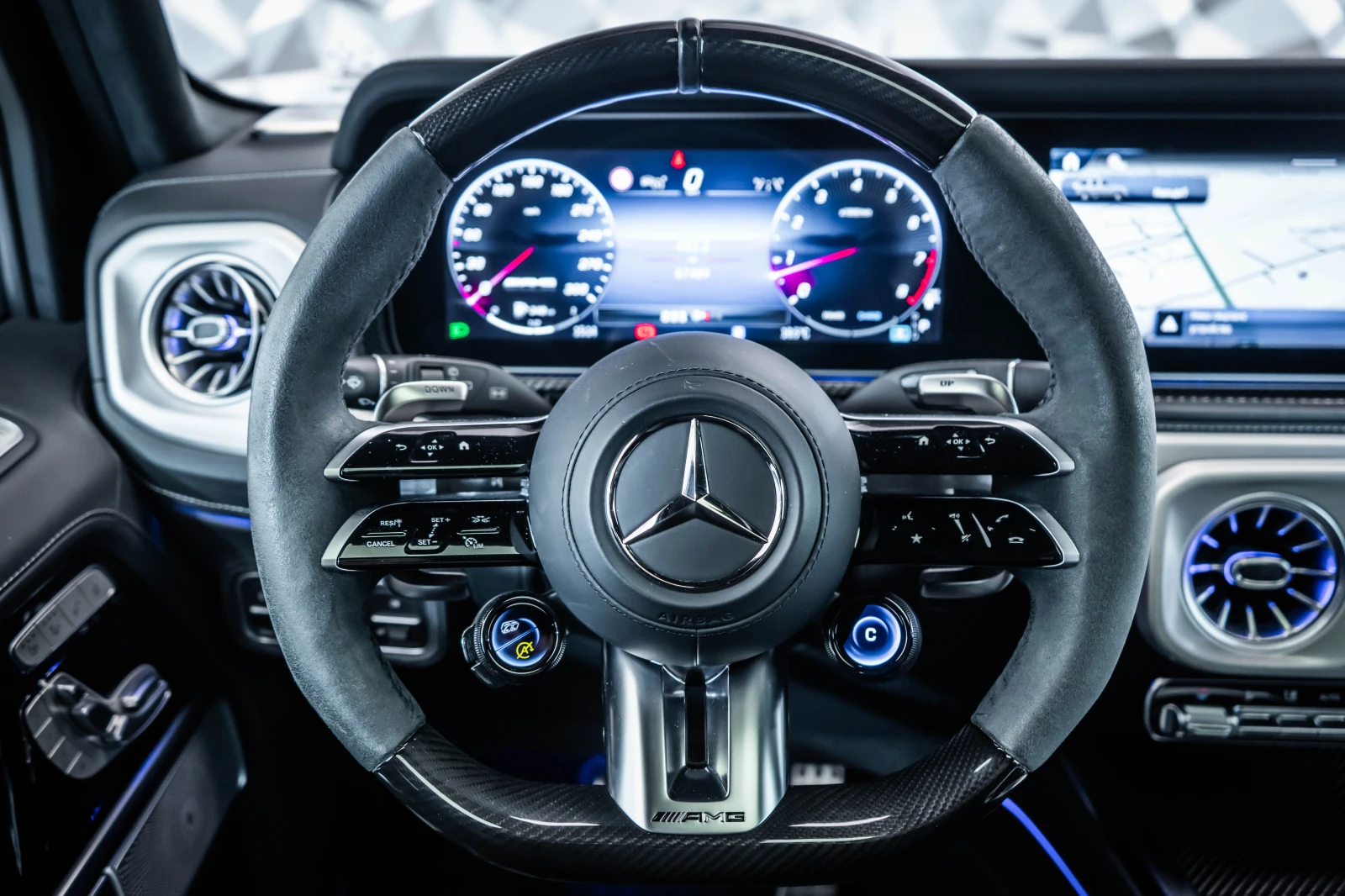 Mercedes-Benz G 63 AMG 4M AMG* Night* Pano* Burm, снимка 9 - Автомобили и джипове - 54520635