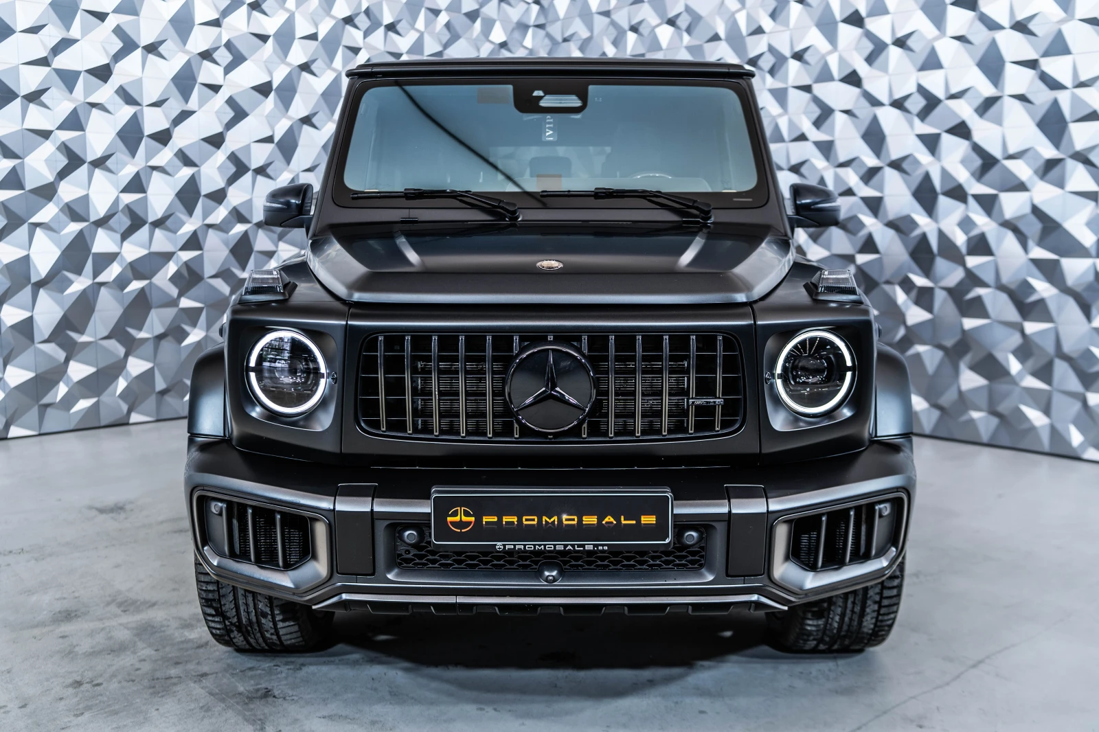 Mercedes-Benz G 63 AMG 4M AMG* Night* Pano* Burm, снимка 2 - Автомобили и джипове - 54520635