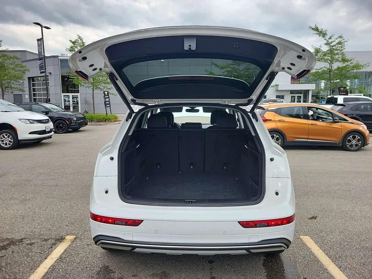 Audi Q5 * 45 Tfsi Quattro Komfort * CARFAX * БЕЗ ПЪРВОНАЧА, снимка 13 - Автомобили и джипове - 55394434