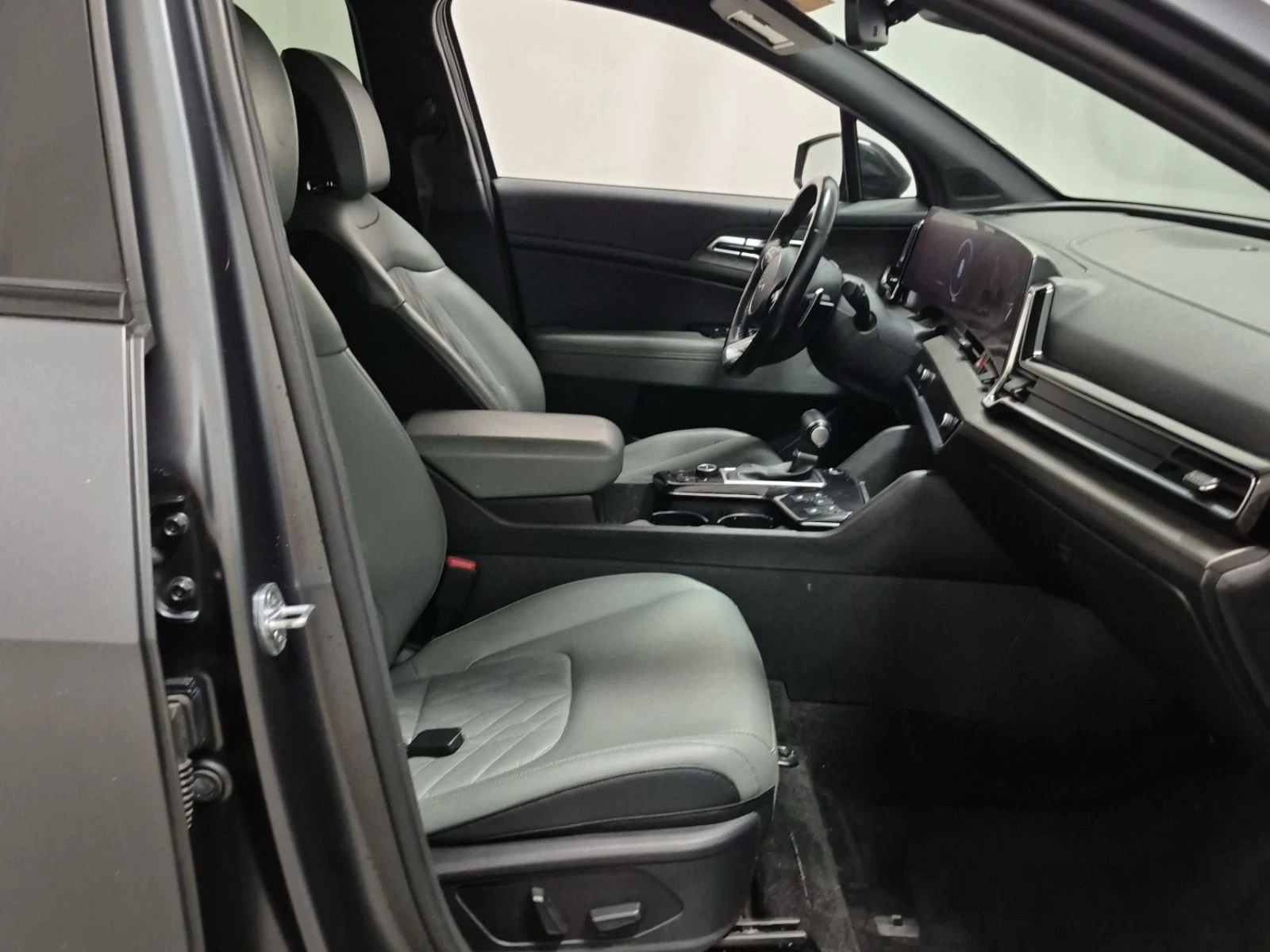 Kia Sportage X-LINE LIMITED* Pano* 360* H&K* 4X4Обдух* , снимка 13 - Автомобили и джипове - 56048460