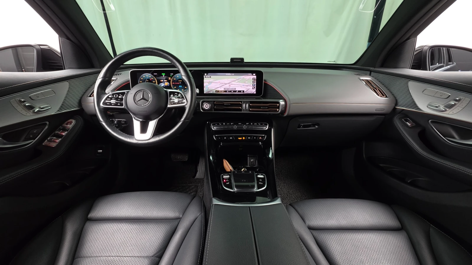 Mercedes-Benz EQC 400 4MATIC * DIS * 360 * ПОДГРЕВ * ПАНО, снимка 6 - Автомобили и джипове - 56172164