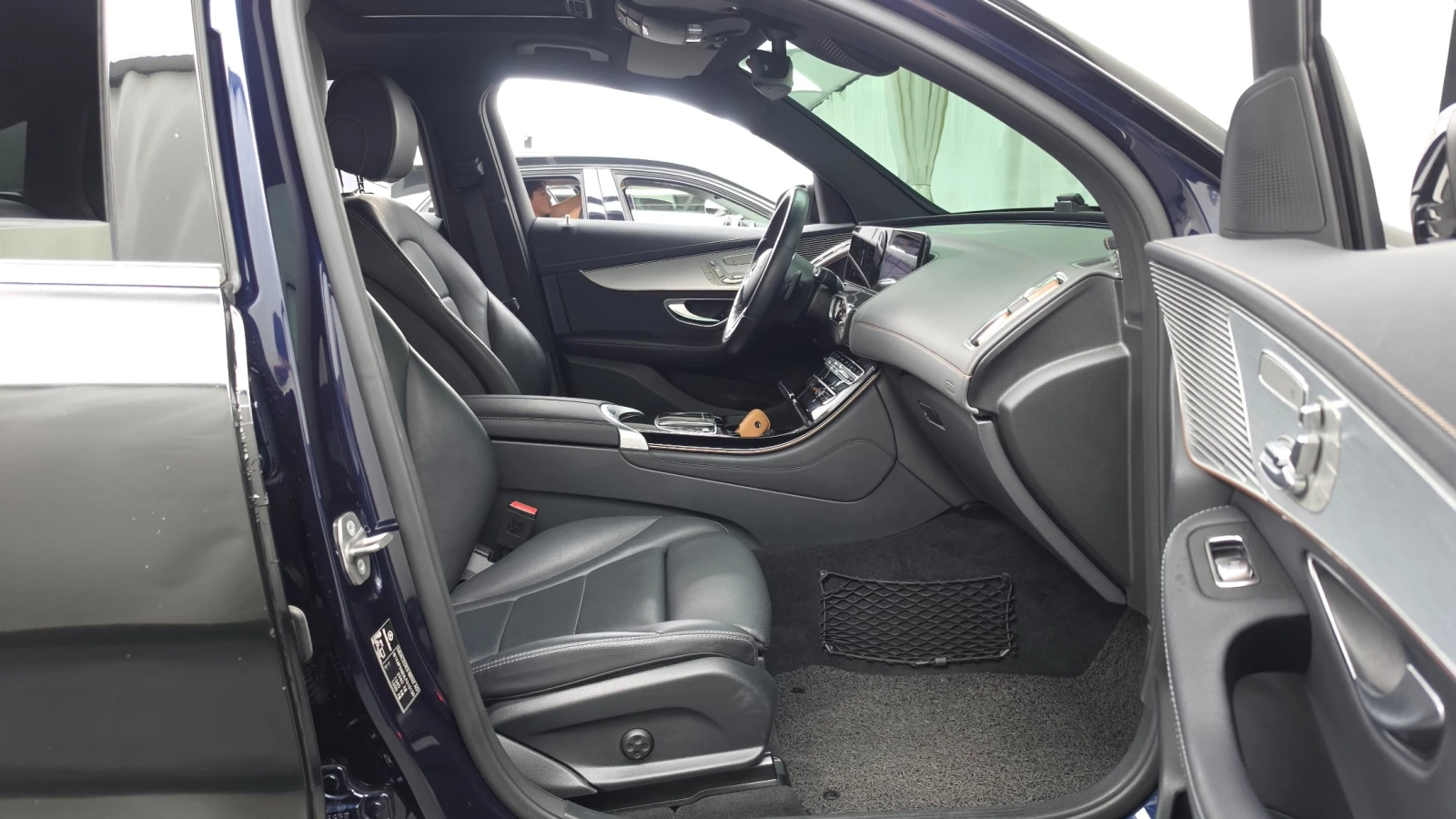Mercedes-Benz EQC 400 4MATIC * DIS * 360 * ПОДГРЕВ * ПАНО, снимка 9 - Автомобили и джипове - 56172164