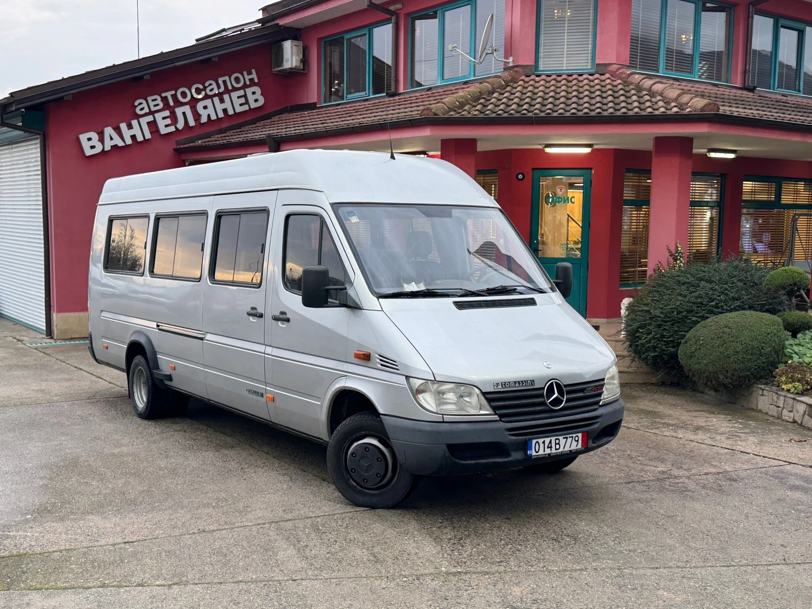 Mercedes-Benz Sprinter 413 CDI* MAXI* 2xКлиматик* Печка* Ел.врата* 20 места, снимка 1