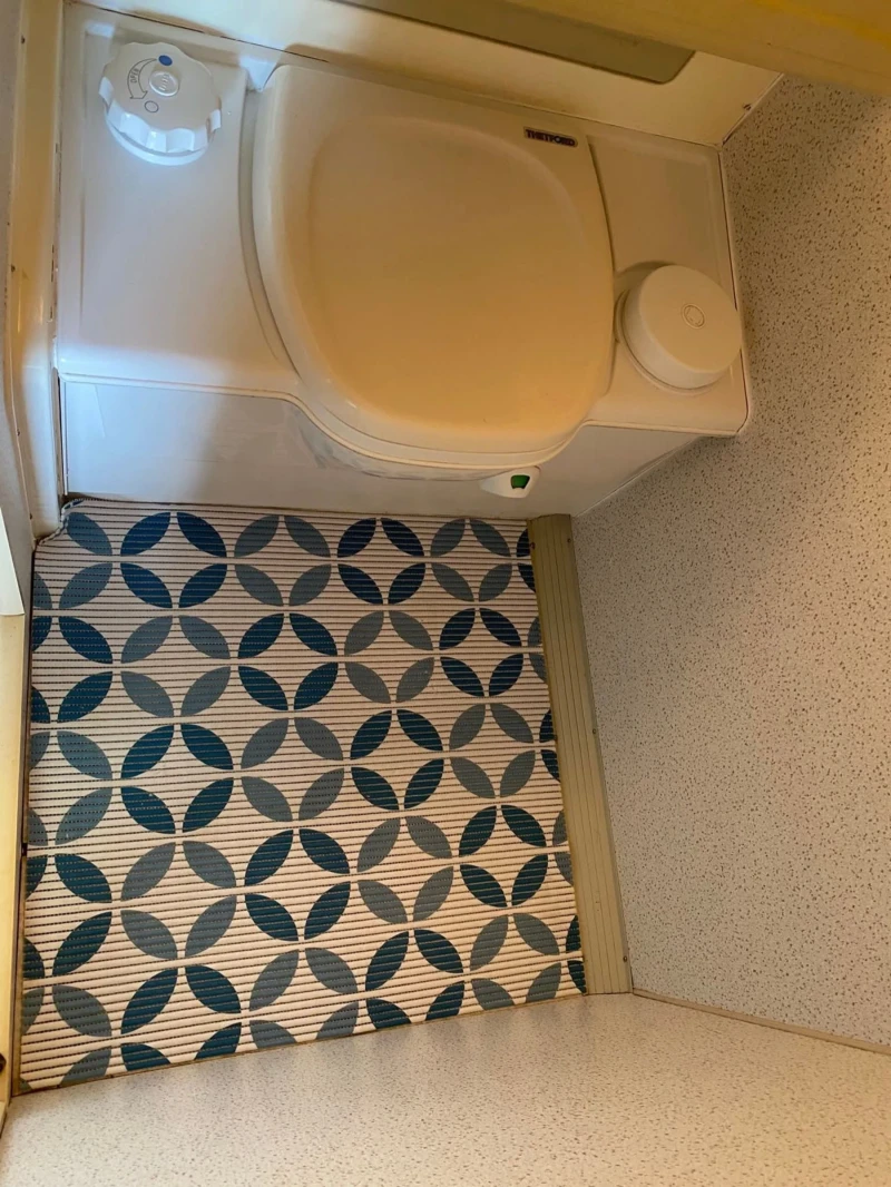 Каравана Beyerland Vitesse, снимка 12 - Каравани и кемпери - 52662919