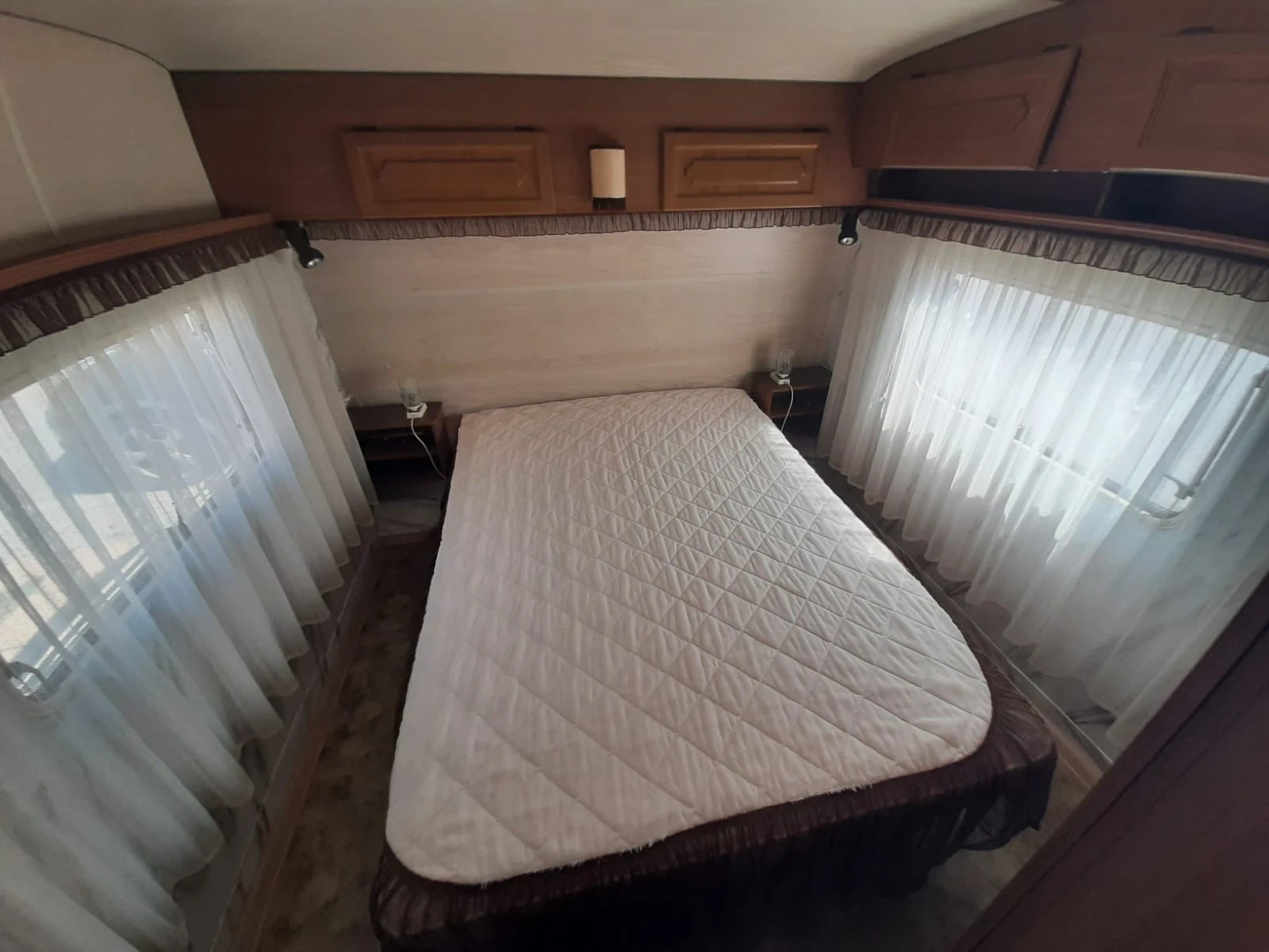 Каравана LMC * King size bed* , снимка 11 - Каравани и кемпери - 54959894