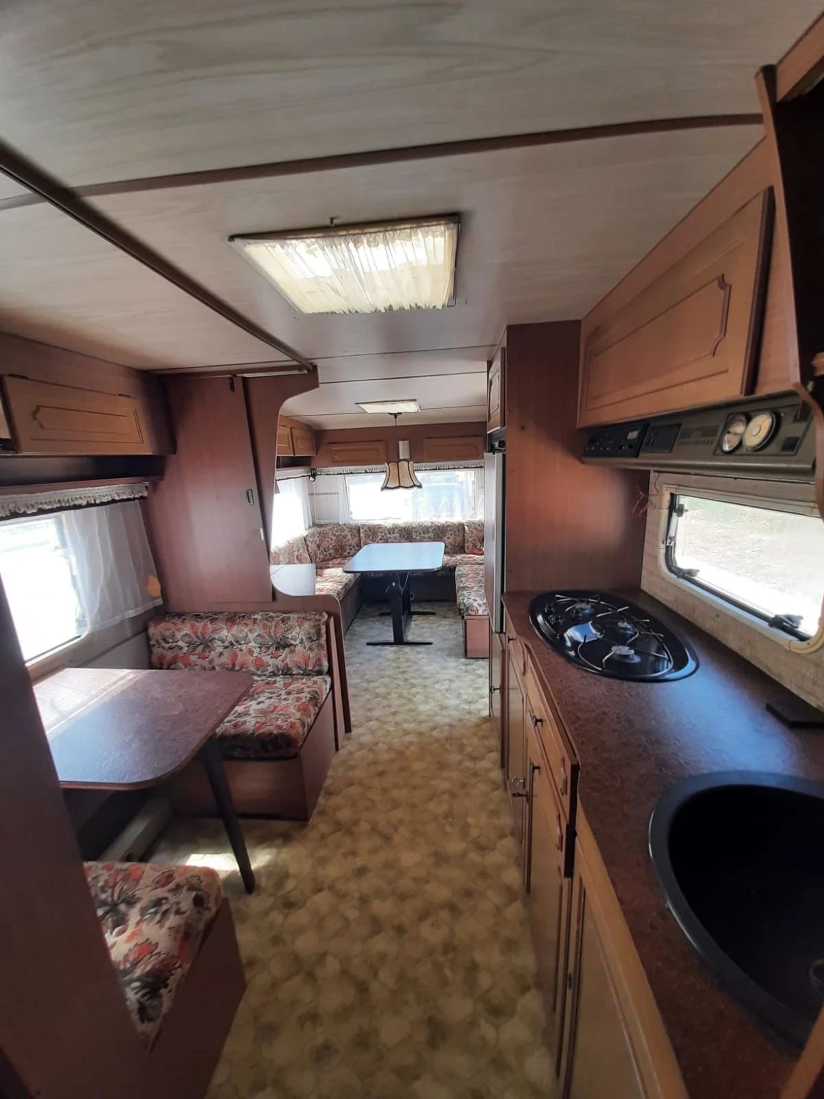 Каравана LMC * King size bed* , снимка 6 - Каравани и кемпери - 54959894