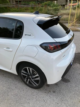 Peugeot 208, снимка 7