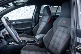 VW Golf GTI VIII  DCC* IQ.Light* Harman Kardon* ACC* , снимка 12