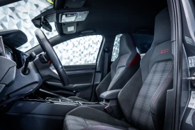 VW Golf GTI VIII  DCC* IQ.Light* Harman Kardon* ACC* , снимка 13