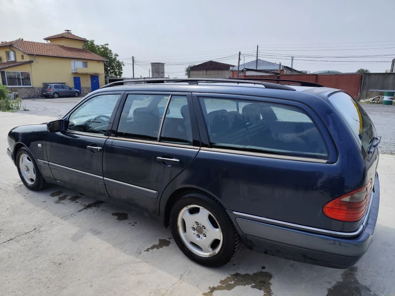 Mercedes-Benz E 300, снимка 5 - Автомобили и джипове - 47233816