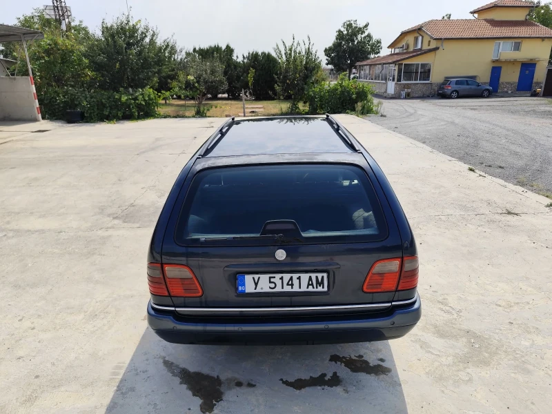 Mercedes-Benz E 300, снимка 2 - Автомобили и джипове - 47233816