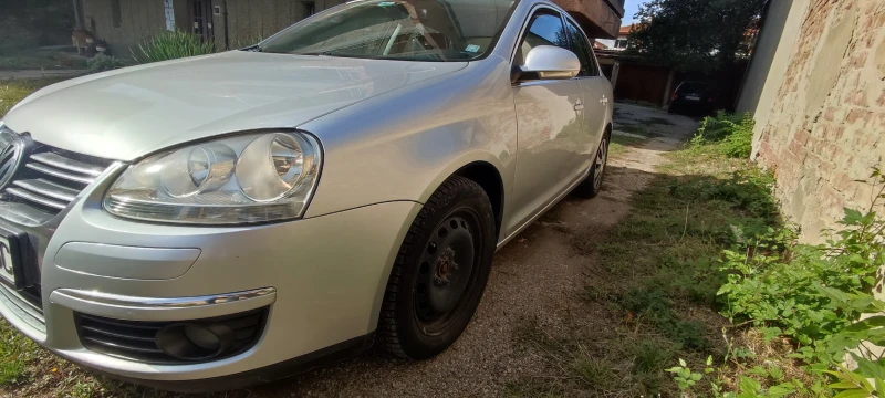 VW Jetta 1.9, снимка 2 - Автомобили и джипове - 47510370