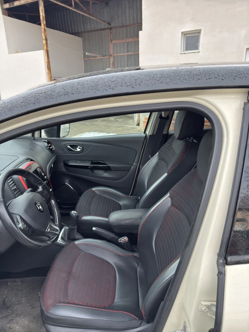 Renault Captur 1.5 dCi, снимка 11 - Автомобили и джипове - 48585024