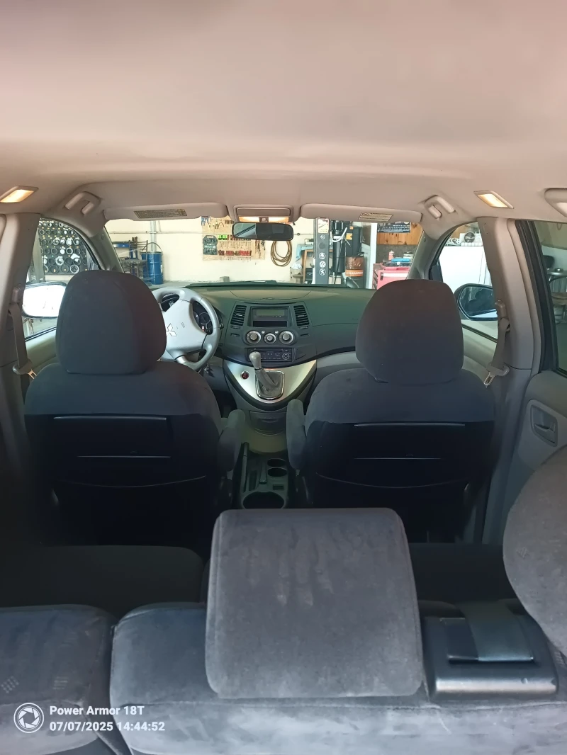 Mitsubishi Grandis, снимка 9 - Автомобили и джипове - 52558293