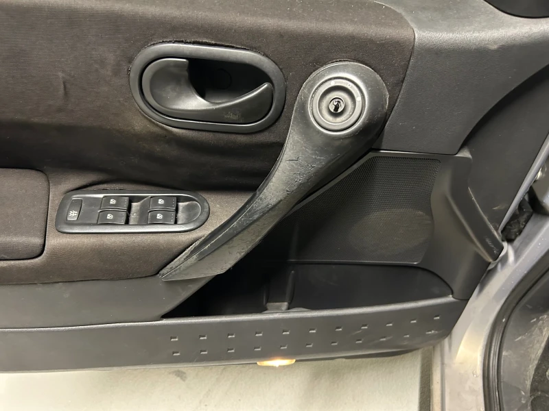 Renault Megane 2003, снимка 7 - Автомобили и джипове - 52859933