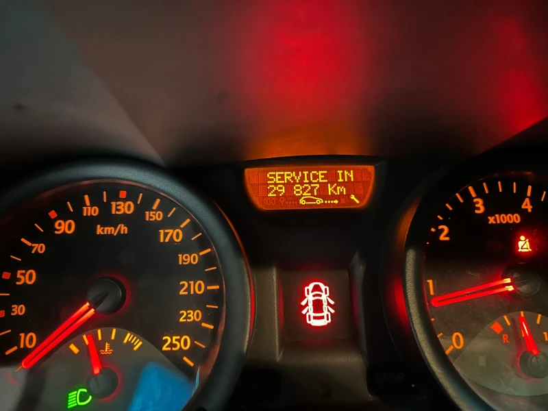 Renault Megane 2003, снимка 11 - Автомобили и джипове - 52859933