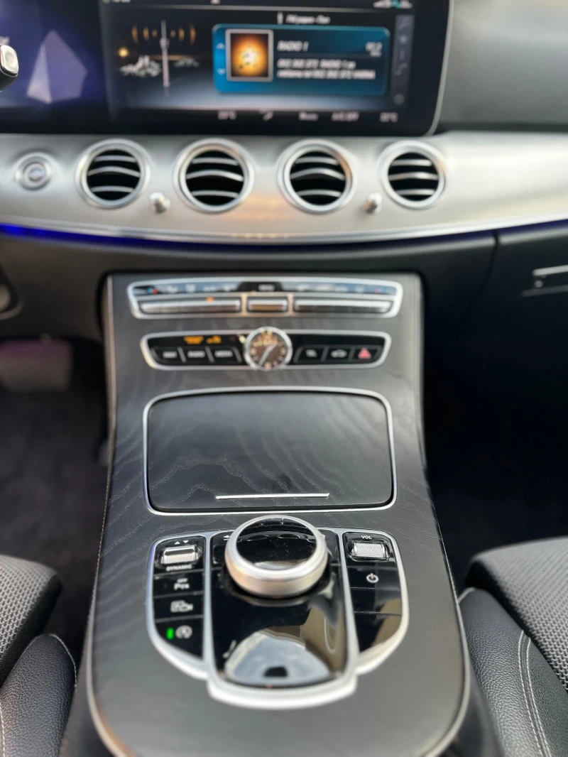 Mercedes-Benz E 220 Digital Ambient 9G, снимка 10 - Автомобили и джипове - 52877212