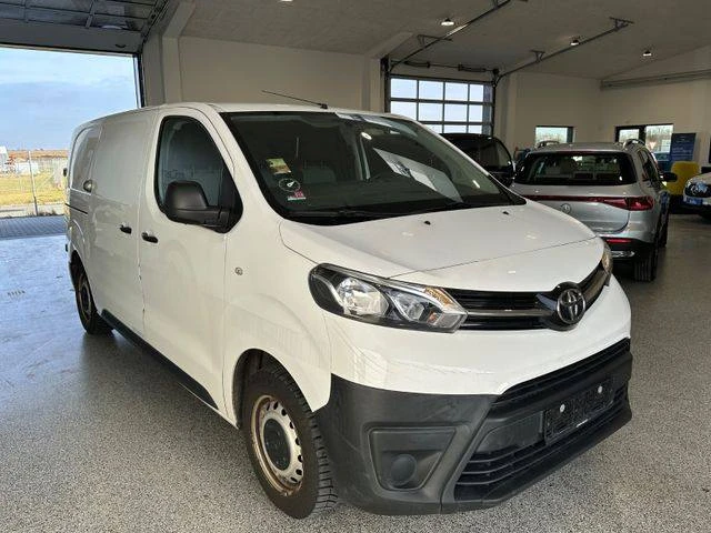 Toyota Proace City, снимка 2 - Автомобили и джипове - 53299541