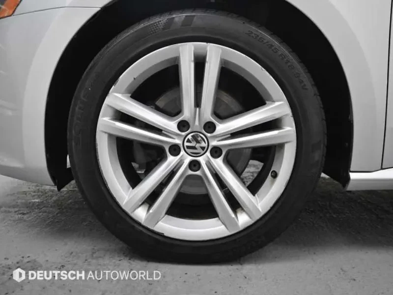 VW Passat 2.0 TDI, снимка 5 - Автомобили и джипове - 54298613