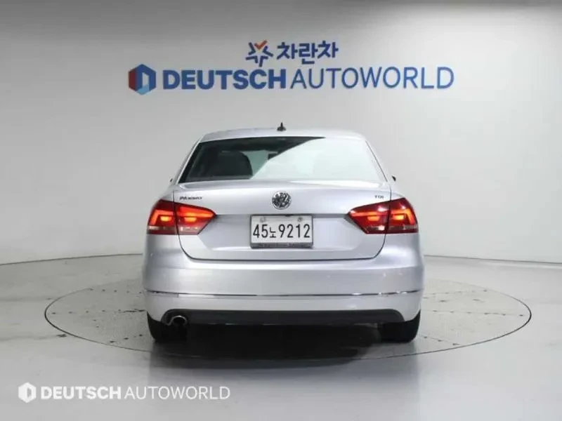 VW Passat 2.0 TDI, снимка 4 - Автомобили и джипове - 54298613