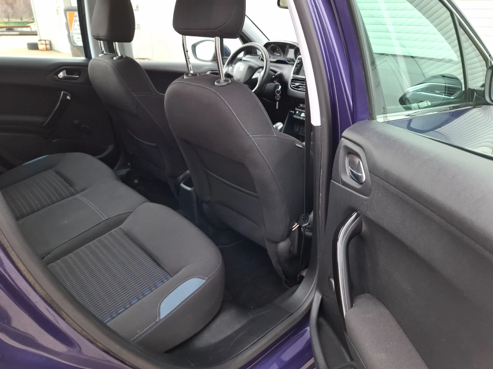 Peugeot 208 1.4HDI NAVI | Mobile.bg — изображение 11