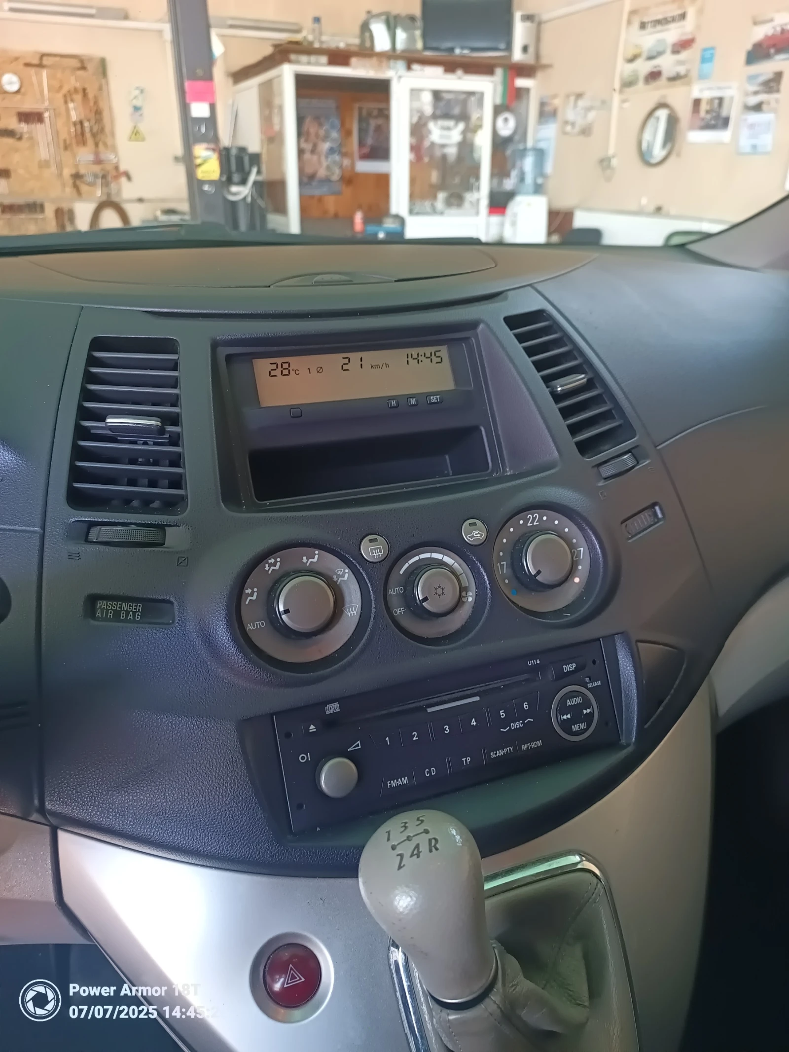 Mitsubishi Grandis  - изображение 5