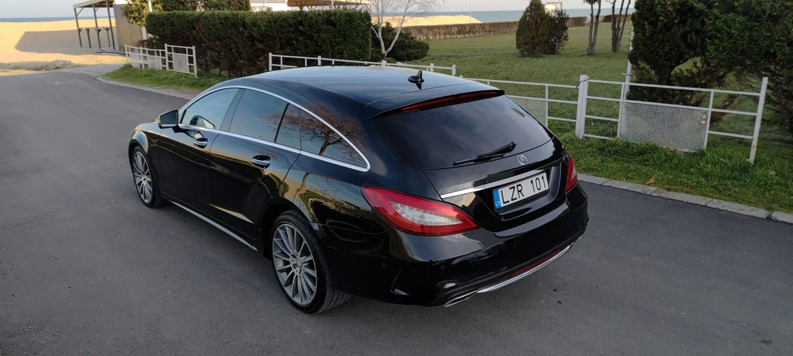Mercedes-Benz CLS Shooting Brake, AMG Line, снимка 5 - Автомобили и джипове - 53620220