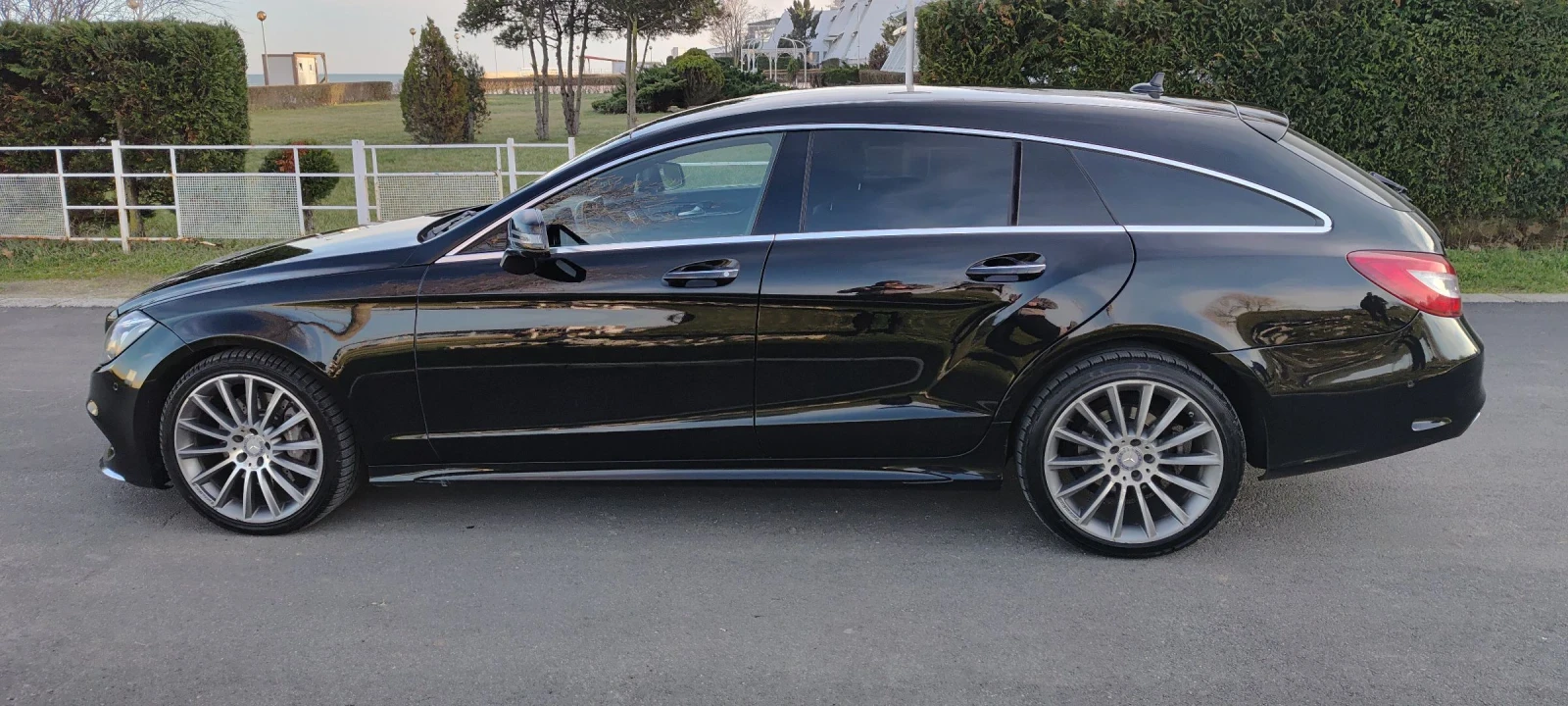 Mercedes-Benz CLS Shooting Brake, AMG Line, снимка 6 - Автомобили и джипове - 53620220