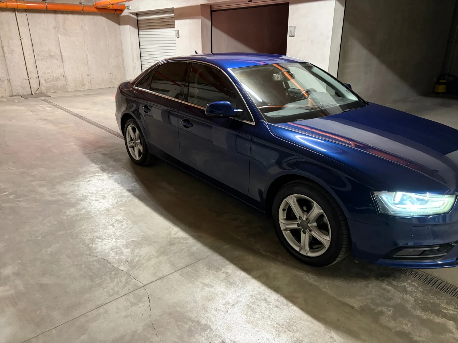 Audi A4 2.0 TDI DISTRONIC / LANE ASSIST, снимка 4 - Автомобили и джипове - 54630073