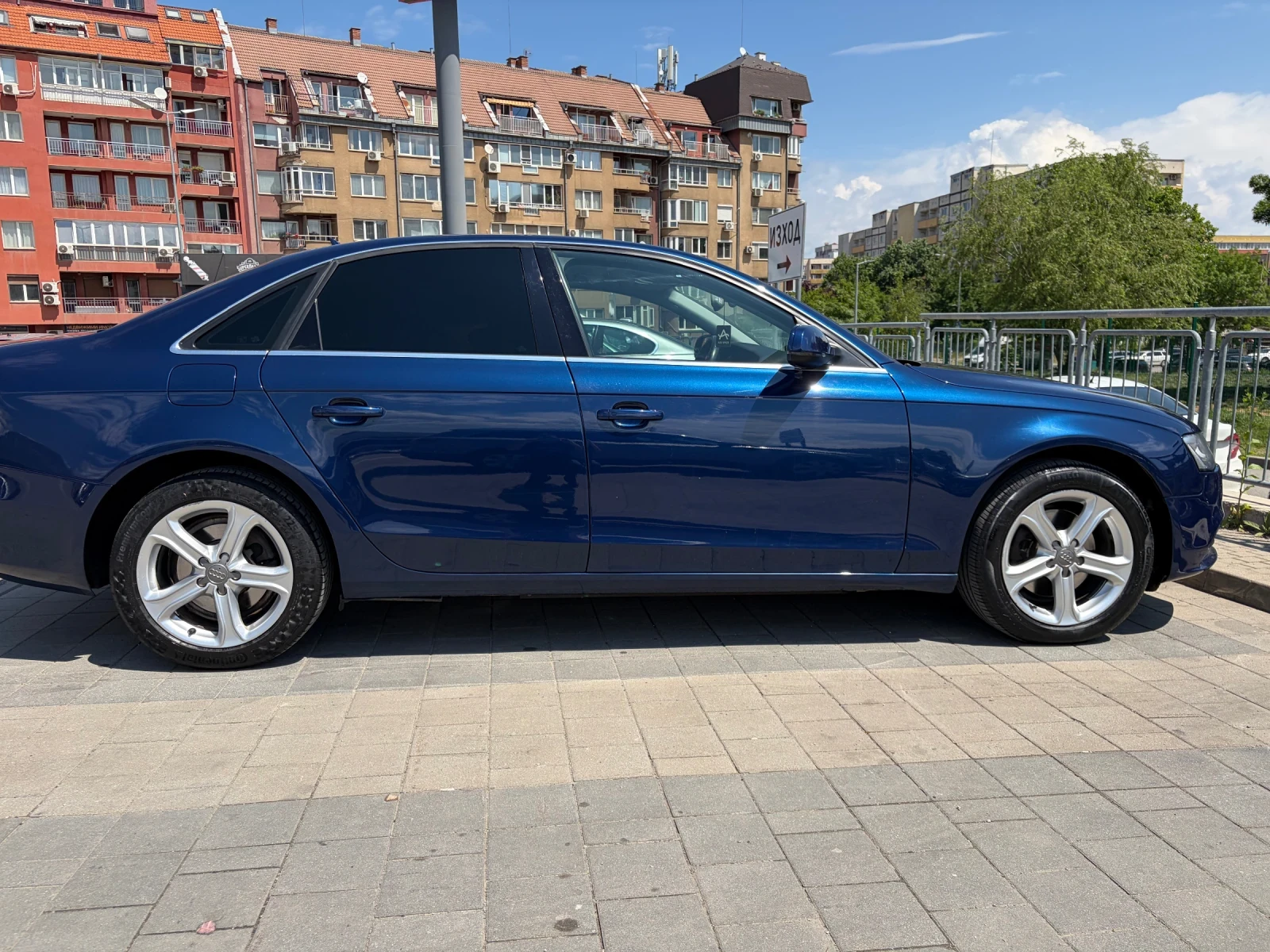 Audi A4 2.0 TDI DISTRONIC / LANE ASSIST, снимка 11 - Автомобили и джипове - 54630073