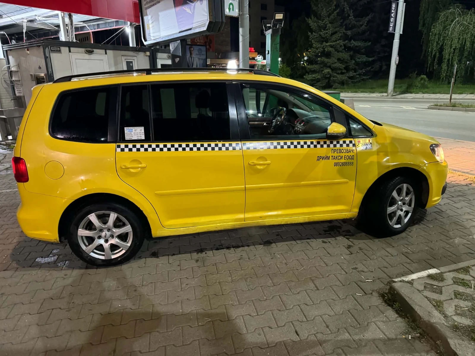 VW Touran, снимка 2 - Автомобили и джипове - 54651477