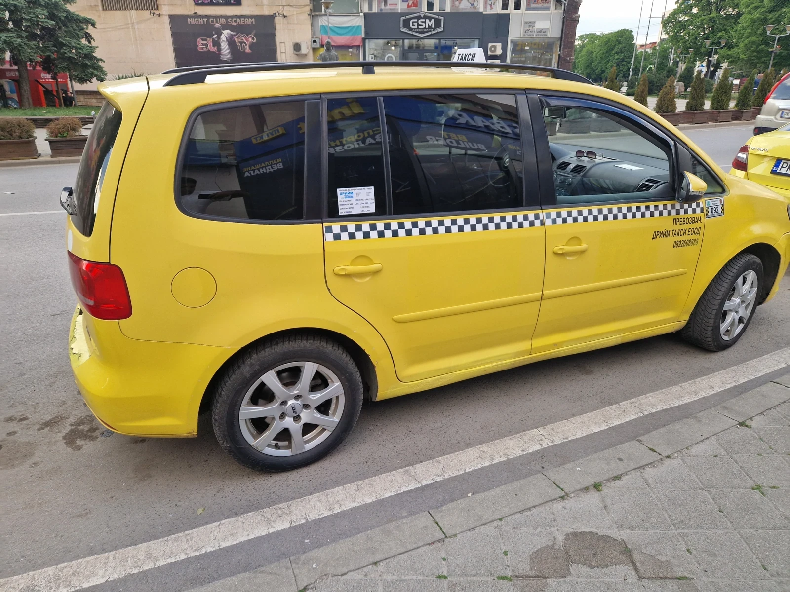 VW Touran, снимка 4 - Автомобили и джипове - 54651477