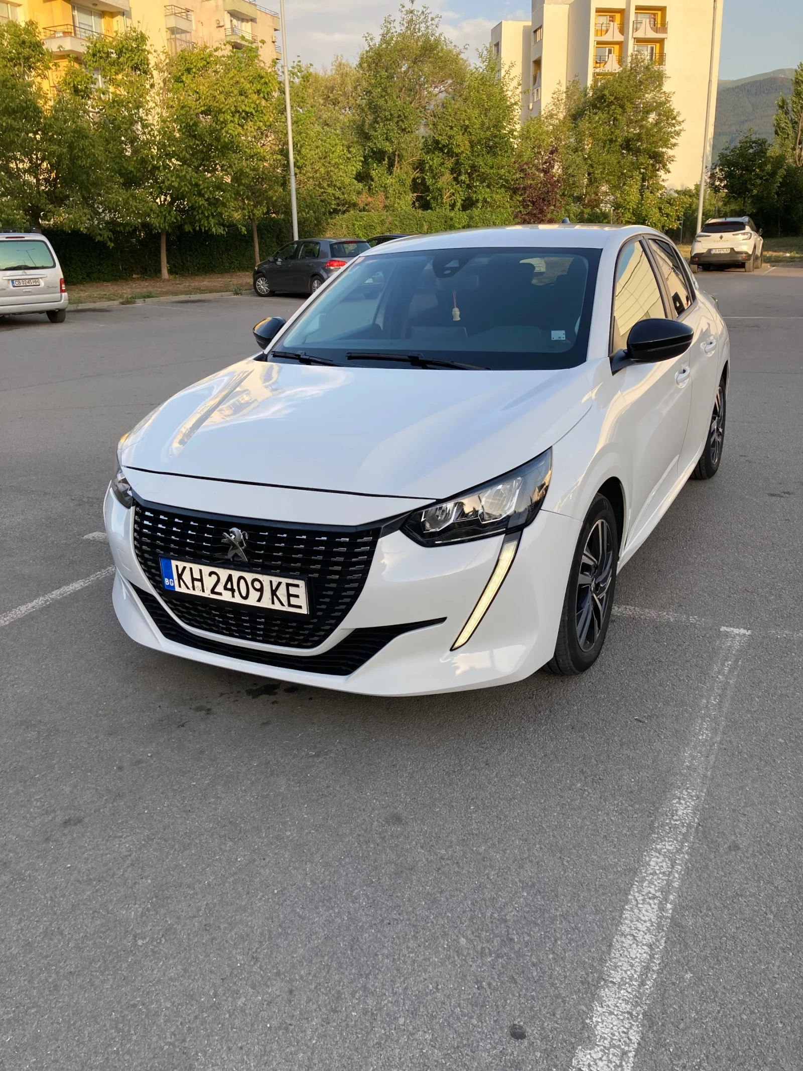 Peugeot 208, снимка 3 - Автомобили и джипове - 55425173