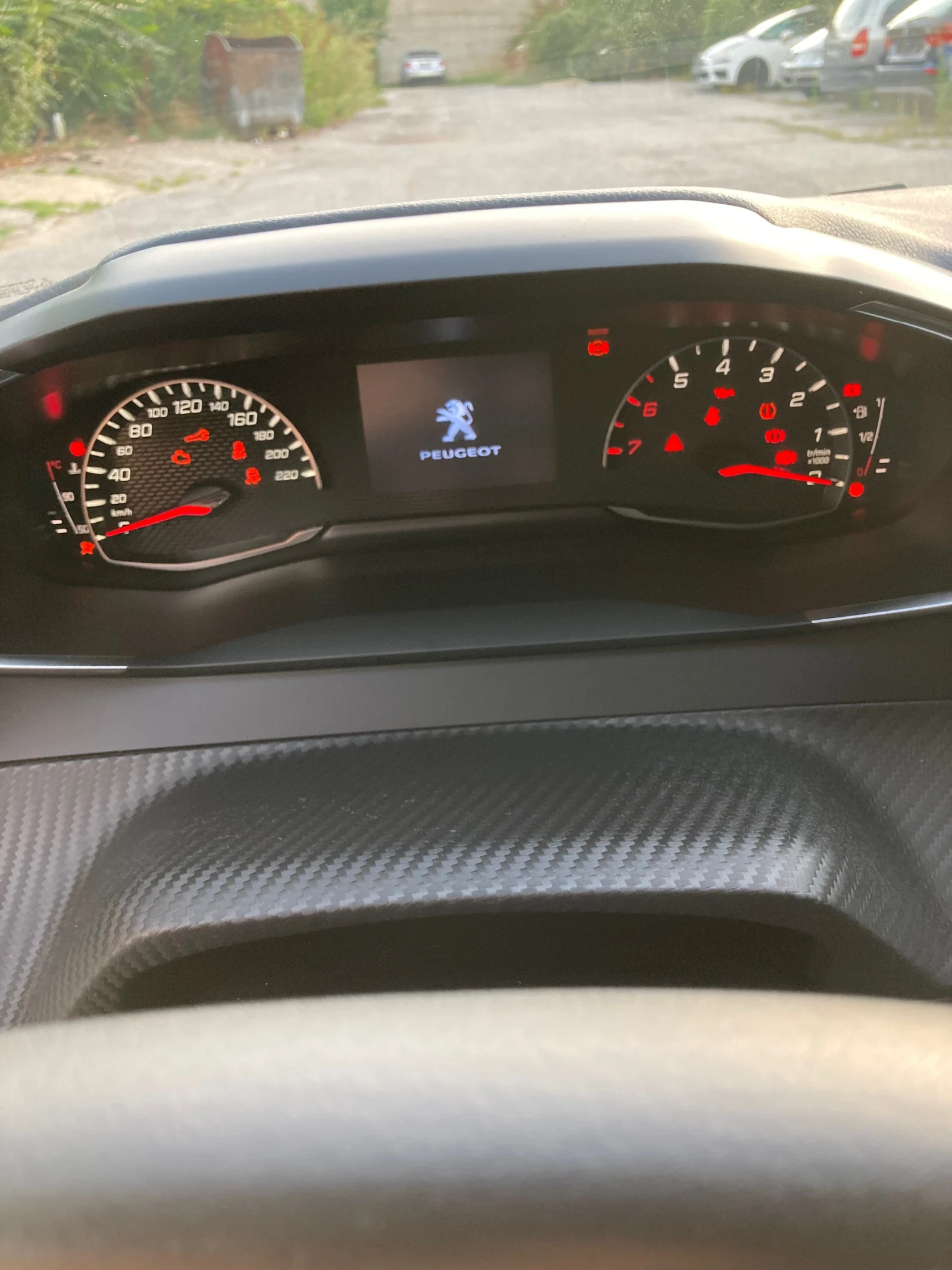 Peugeot 208, снимка 8 - Автомобили и джипове - 55425173