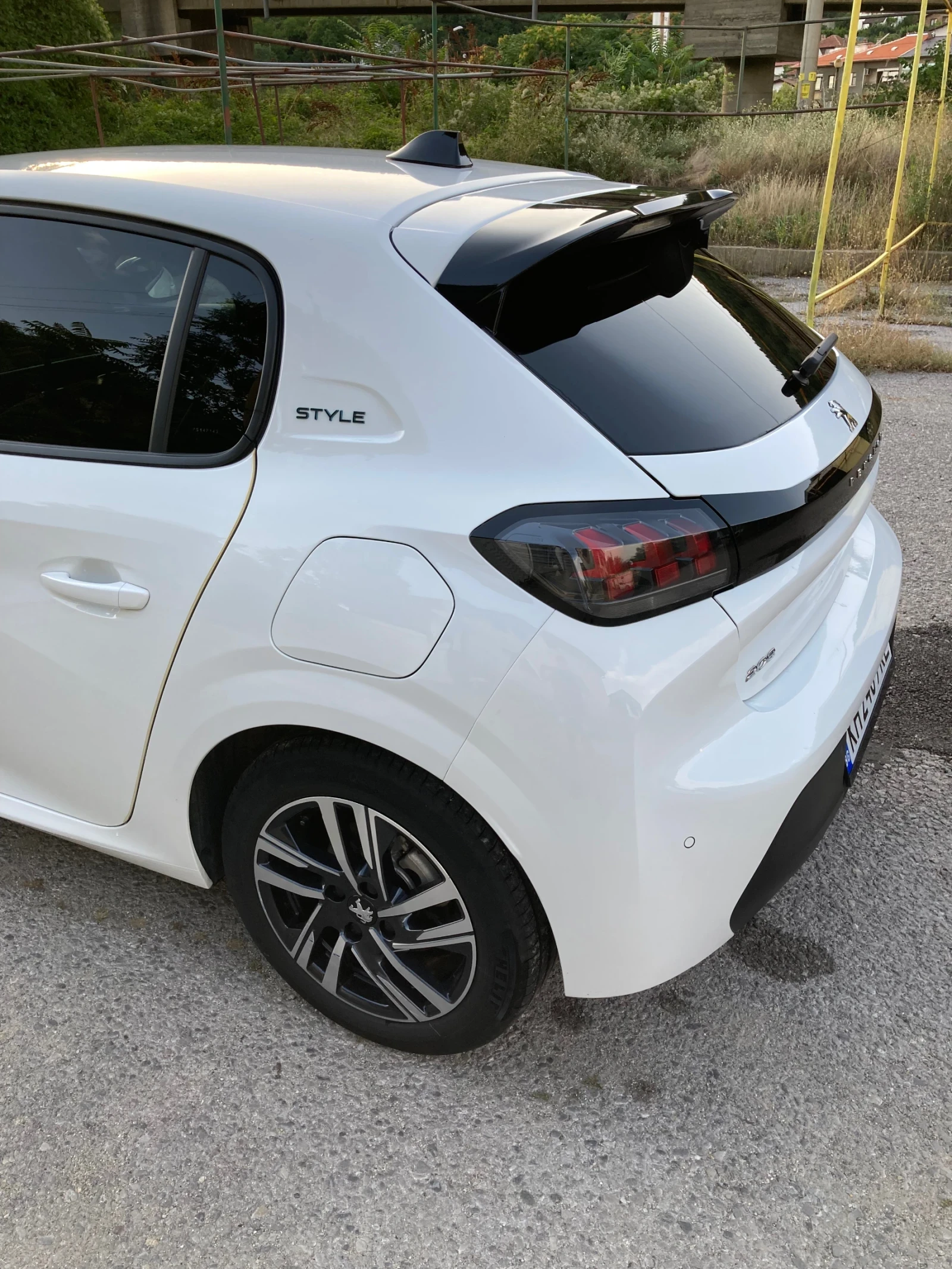 Peugeot 208, снимка 7 - Автомобили и джипове - 55425173
