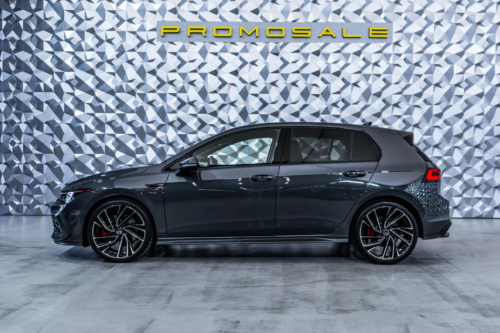 VW Golf GTI VIII  DCC* IQ.Light* Harman Kardon* ACC* , снимка 3 - Автомобили и джипове - 55799781