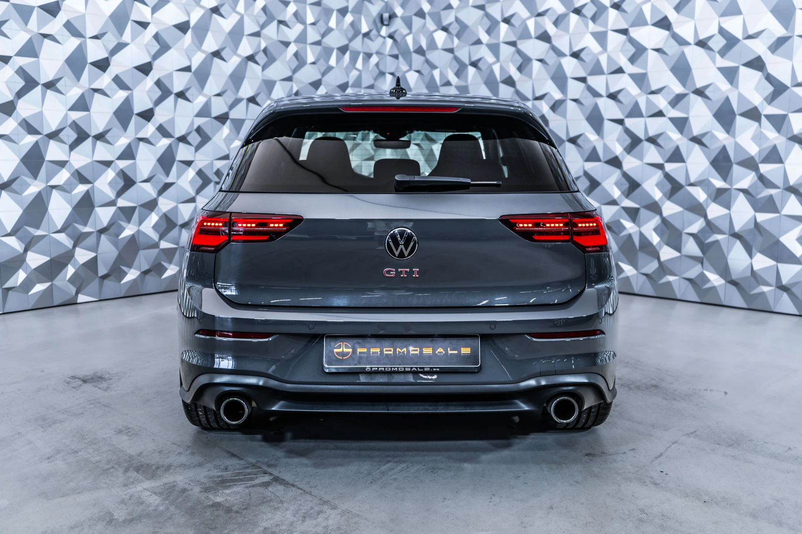 VW Golf GTI VIII  DCC* IQ.Light* Harman Kardon* ACC* , снимка 5 - Автомобили и джипове - 55799781